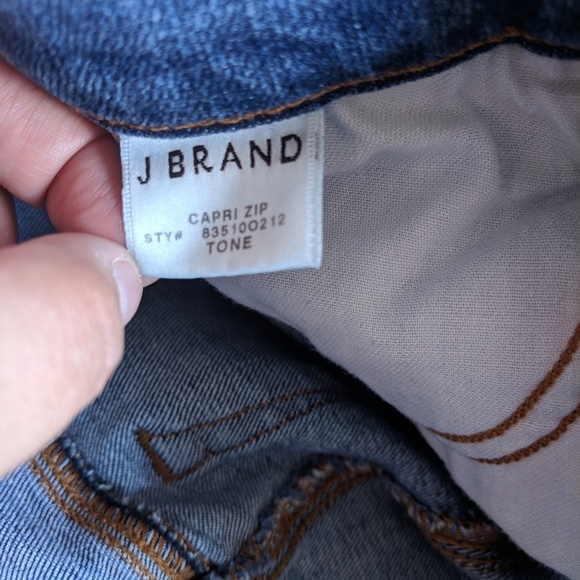 J Brand 835 Midrise Zip Capri Jeans in Tone - Picture 8 of 8